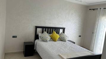 2 bedrooms, iron/ironing board, bed sheets