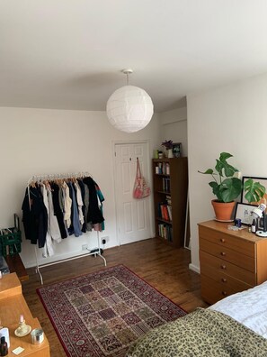 3 sovrum, strykjärn/strykbräda och sängkläder