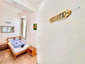 1 bedroom, free WiFi, bed sheets