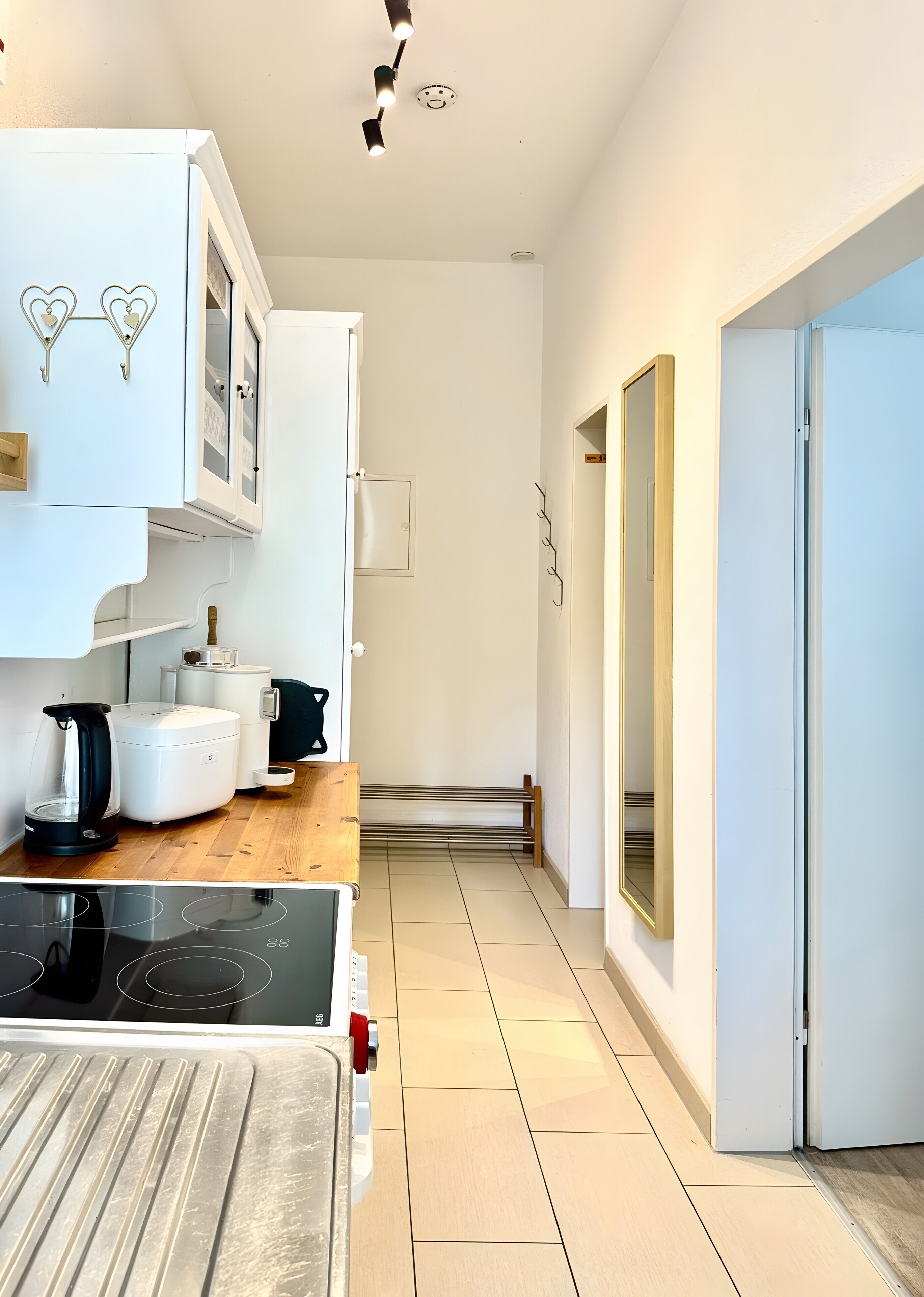 Refrigerador, horno, placa de cocina, cafetera/tetera