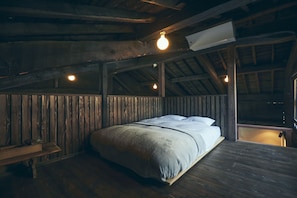 3 bedrooms, down comforters, free WiFi, bed sheets