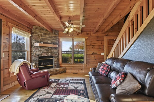 Smart-TV, Kamin, Videospiele, DVD-Player