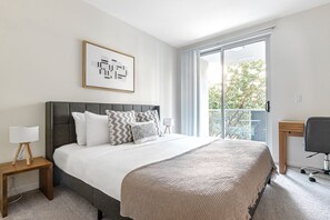 1 bedroom, iron/ironing board, WiFi, bed sheets - Unique Santa Clara 1BR w/ Parking, Gym, walk to Groceries, by Blueground (Santa Clara)