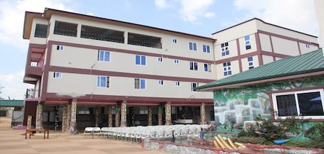 Exterior. Mother's Royal Hotel