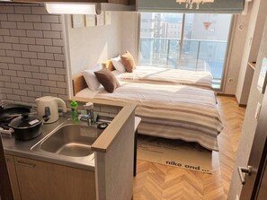 Superior Twin Room, Non Smoking - At RLiS House Osaka Domecity (Osaka)