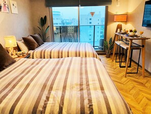 Luxury Double Room, Non Smoking - At RLiS House Osaka Domecity (Osaka)