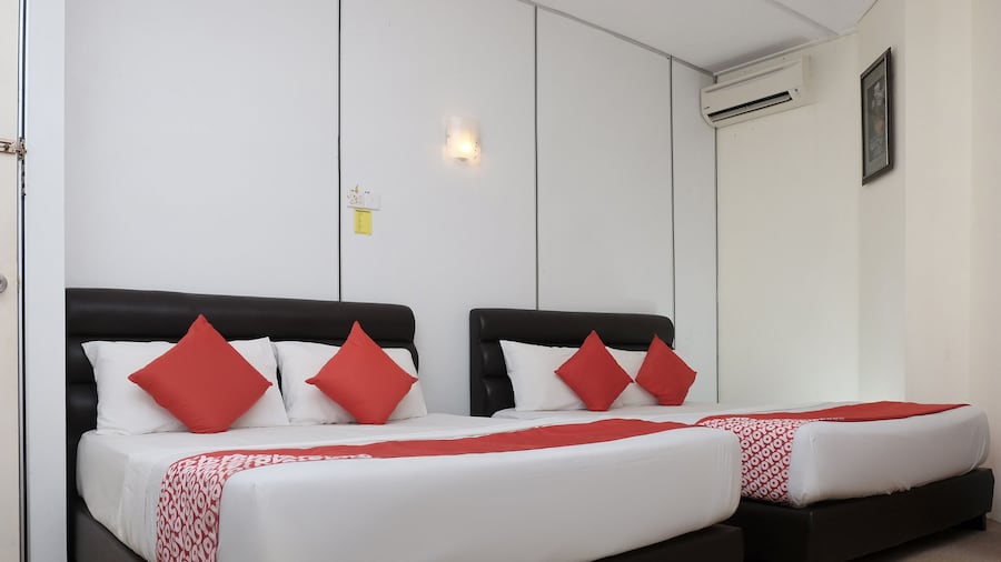OYO 90180 Gemilang Hotel Kerteh