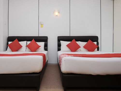 OYO 90180 Gemilang Hotel Kerteh