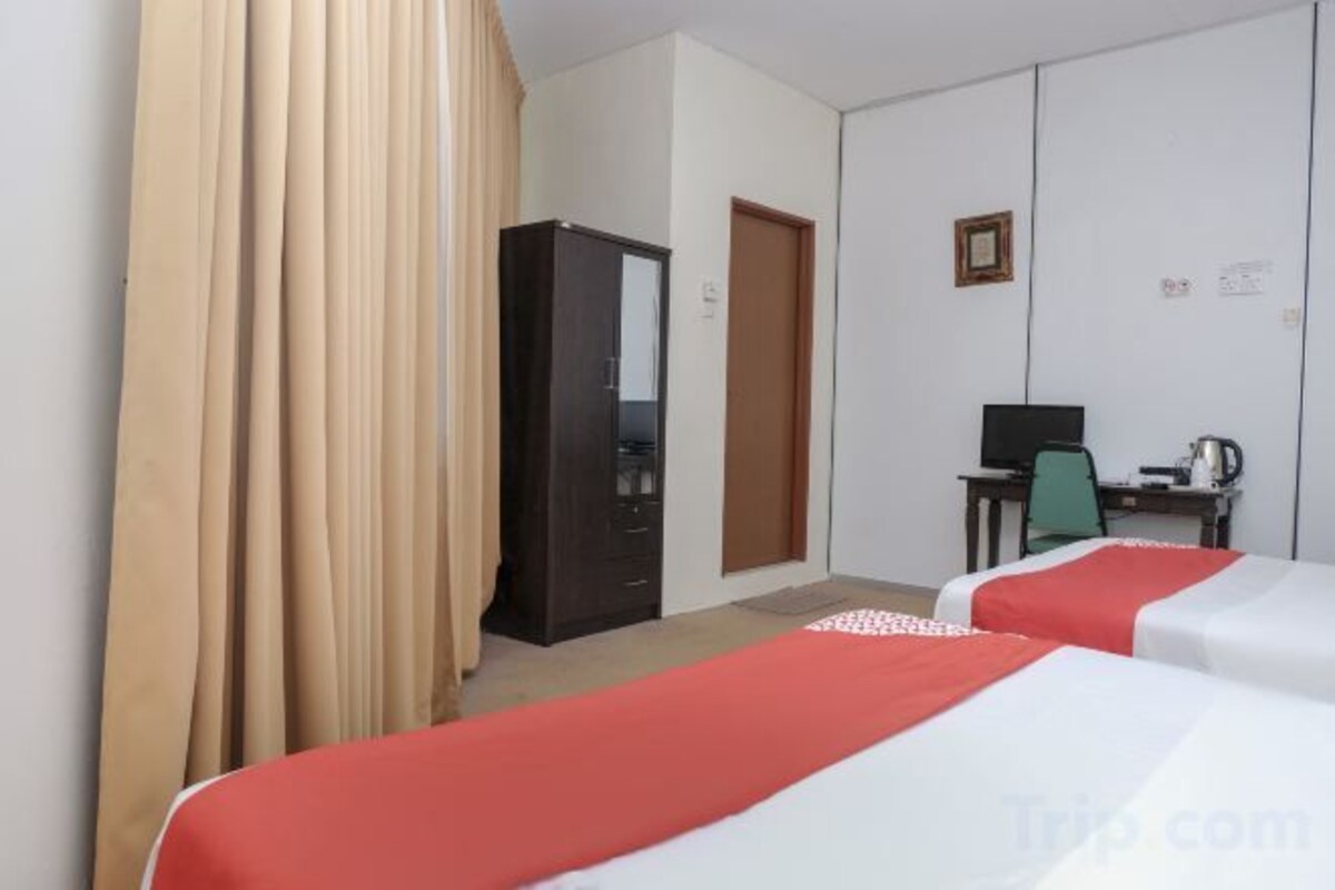 Free WiFi, bed sheets