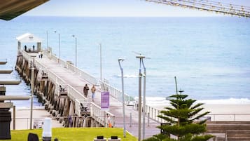 Studio Queen - Ocean View and Shared Bathroom | Desk, iron/ironing board, free WiFi, bed sheets