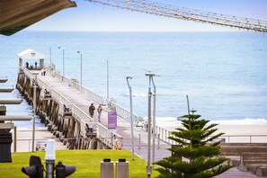 Studio Queen - Ocean View and Shared Bathroom | Desk, iron/ironing board, free WiFi, bed sheets