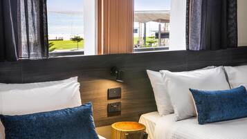 Studio Twin Queen - Shared Bathroom Facilities