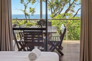 4 bedrooms, desk, iron/ironing board, WiFi
