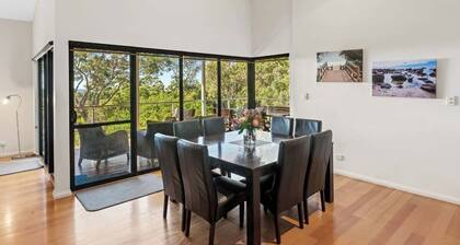 Eagle Vista—Beachside Bliss with Bushland Serenity