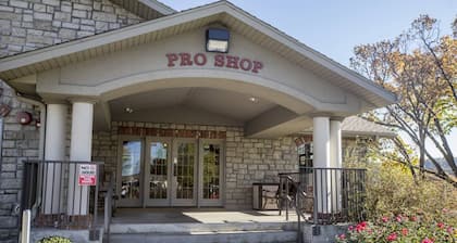 Branson Condo at Pointe Royale with Indoor Pool and Hot Tub on Golf Course near