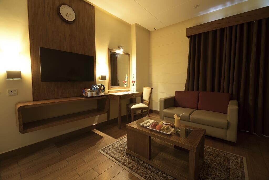 suite | premium bedding, minibar, laptop workspace, blackout curtains