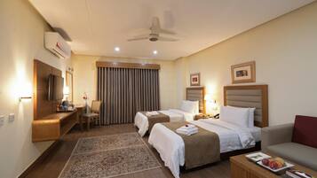 Premium bedding, minibar, laptop workspace, blackout drapes