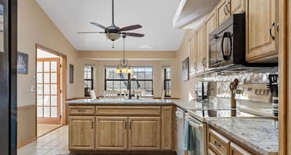 Blue Haven Large Waterfront Pool Home | Boat Dock | Canal | Water Views | Pool Bar | WIFI | Fishing