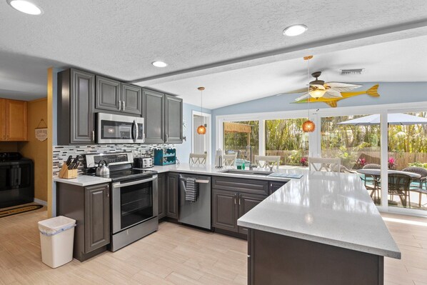 Fridge, microwave, oven, stovetop