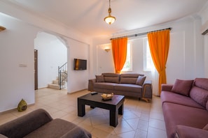 Luxury-Villa, 4 Schlafzimmer | Wohnbereich