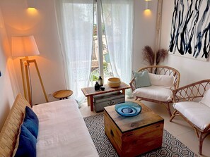 2 chambres, coffres-forts dans les chambres, bureau