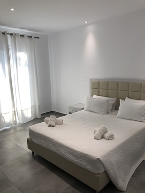 Deluxe dubbelrum eller tvåbäddsrum | Sängtillbehör av högsta kvalitet och memory foam-madrasser