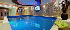 Villa | Pool | Indoor pool - Beautiful 9-bed Villa in Gouvia With Tennis Court (Corfu)