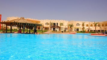 2 piscinas externas