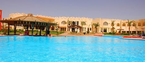 2 piscinas externas