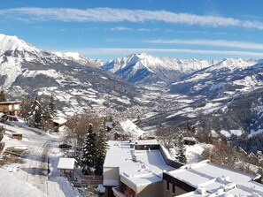 Exterior - Renovated studio in center, near slopes, stunning views (Pra-Loup)