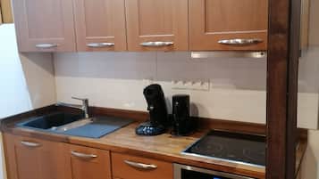 Kühlschrank, Ofen, Herdplatte, Geschirrspüler