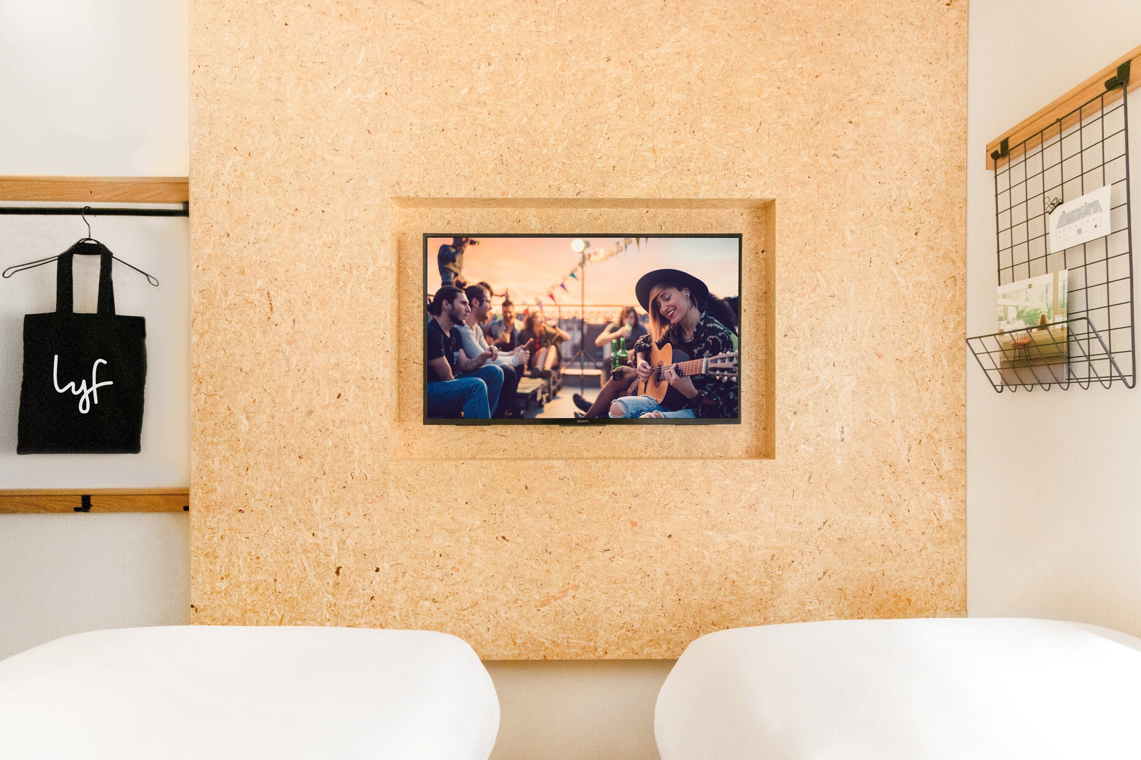 studio, 2 single beds (side by side) | down duvets, in-room safe, desk, laptop workspace