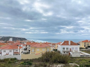 Exterior - Ocean-view Holiday Home in Lourinhã With Private Garden (Lourinha)