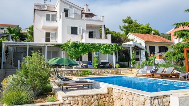 Exterior - Beautiful Villa at Sevid With Private Swimming Pool (Marina)