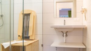 Douche, serviettes fournies