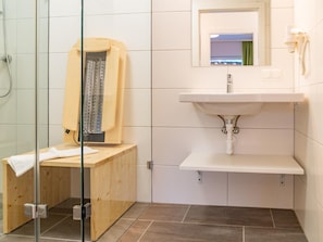 Shower, towels