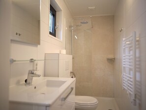 House | Bathroom - Spacious Lodge, 2 Bathrooms, Near Maastricht (Gulpen)
