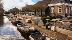 Unclassified image, 2 of 37, button - Cozy Holiday Home in Giethoorn With a Hot Tub (Giethoorn)