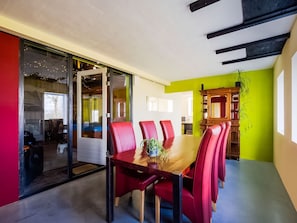 Dining - Lovely Farmhouse in Giethoorn with Hot Tub (Giethoorn)