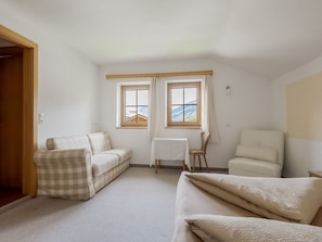 Apartment | Living room - Lovely Apartment in Hainzenberg (Hainzenberg)