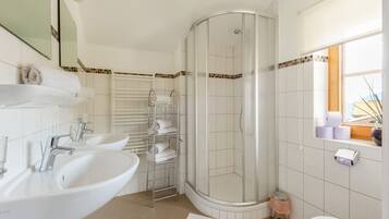 Apartment | Bathroom