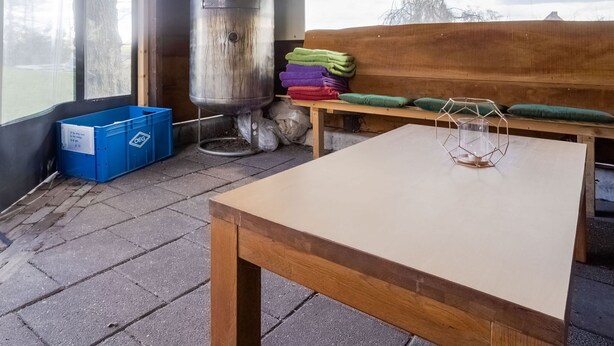 Balcony - Pleasant Holiday Home in Giethoorn With hot tub and Garden (Giethoorn)