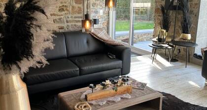 Stylish Stay With Pool, Jalhay