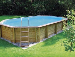 Outdoor pool - Blissful Holiday Home in Villa Basilica With Fenced Garden (Villa Bascilica)