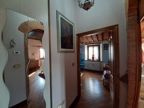 4 bedrooms, individually furnished, bed sheets - Blissful Holiday Home in Villa Basilica With Fenced Garden (Villa Bascilica)