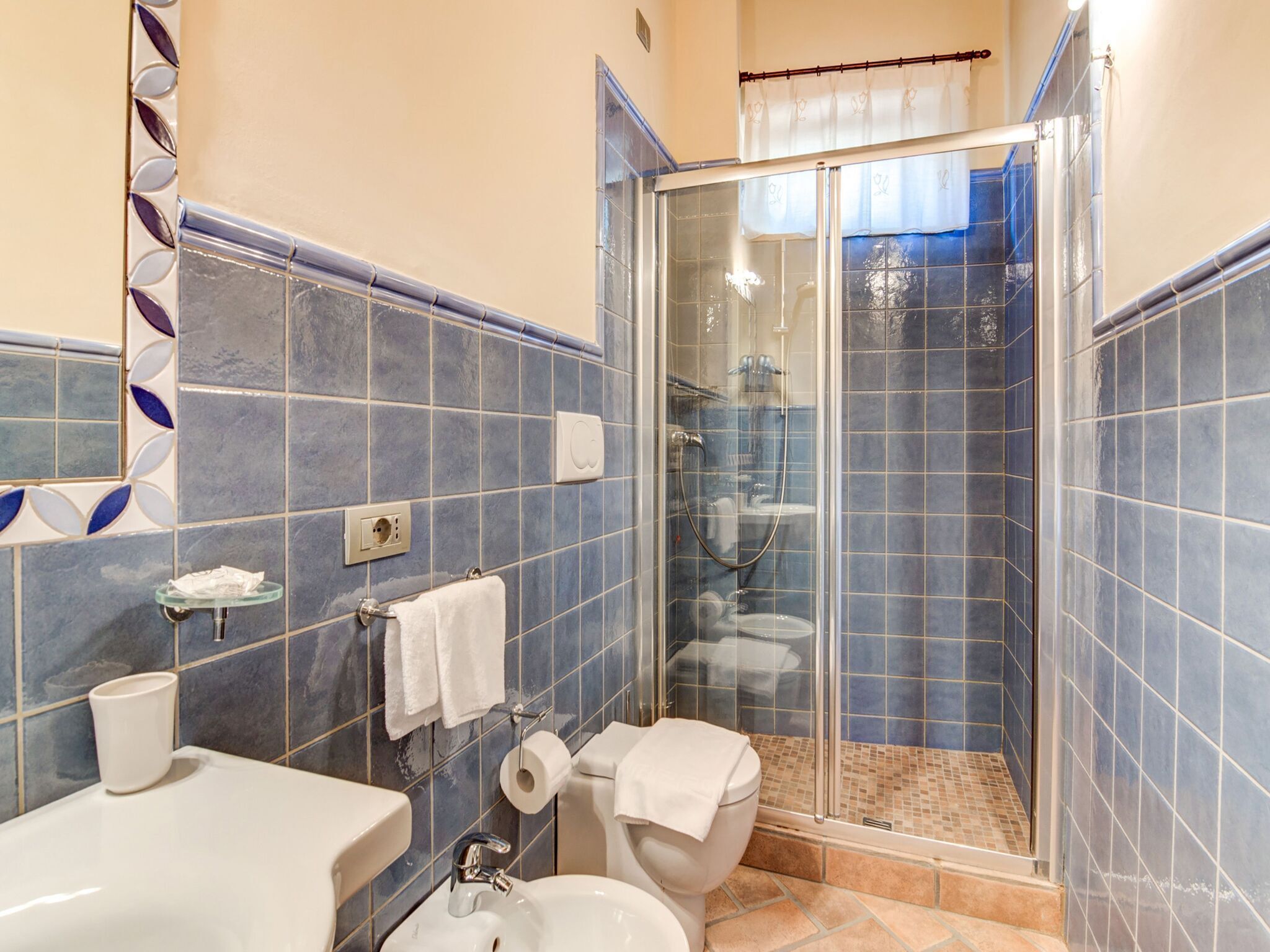 Shower, towels