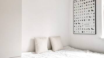 3 bedrooms, cribs/infant beds