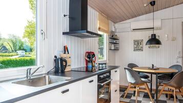 House | Private kitchen | Dishwasher, high chair