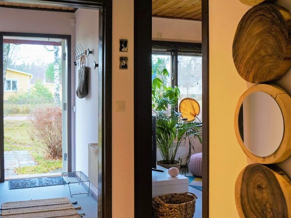 House - Charming Summer Cottage With Sauna-by Traum (Tibro)