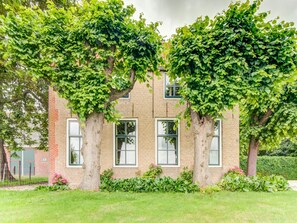 Unclassified image, 2 of 29, button - Pleasant Farmhouse in Zealand With Private Garden ('s-Heerenhoek)